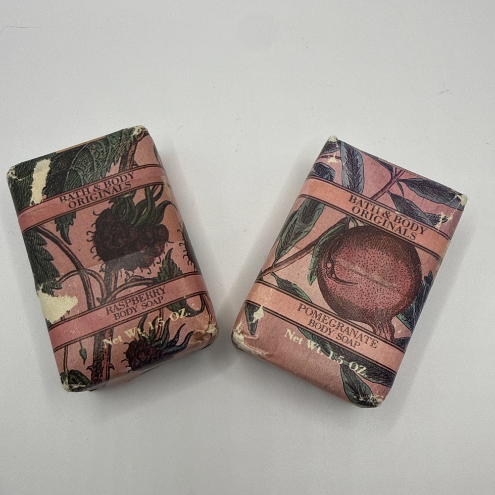 2 Vintage Caswell & Massey Raspberry And Pomegranate Body Soap 1.5oz Travel Size
